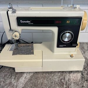Vintage Sonata 540 Sewing Machine  Metal, Heavy Duty! Free Arm, Zigzag- Works!